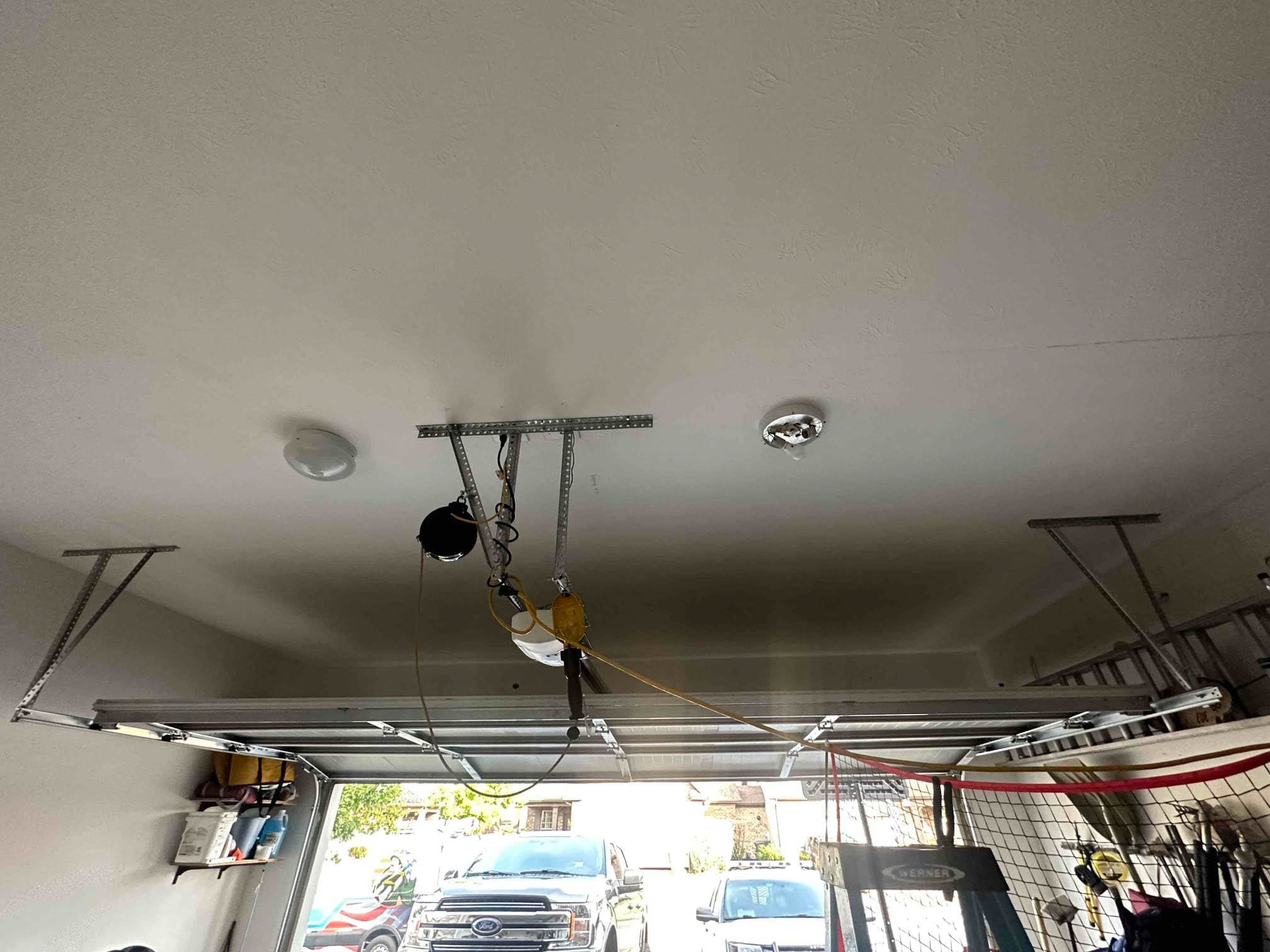Craddock Garage Light Repair Hendersonville, TN 37075